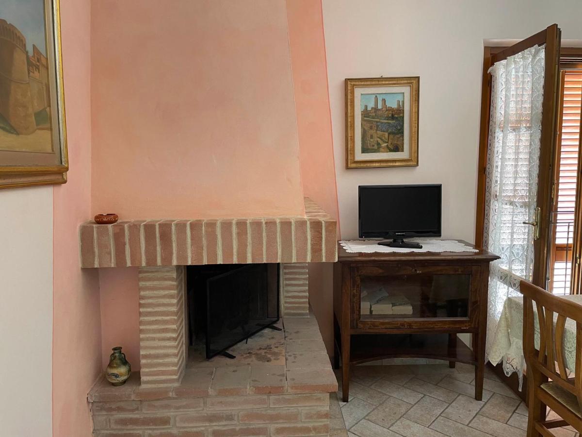 Casa Vacanza Le Case San Gimignano Zewnętrze zdjęcie