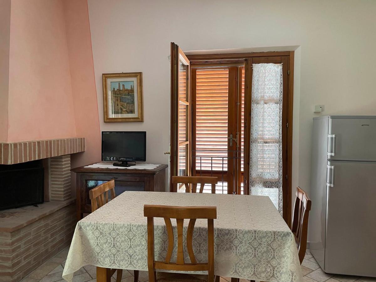 Casa Vacanza Le Case San Gimignano Zewnętrze zdjęcie