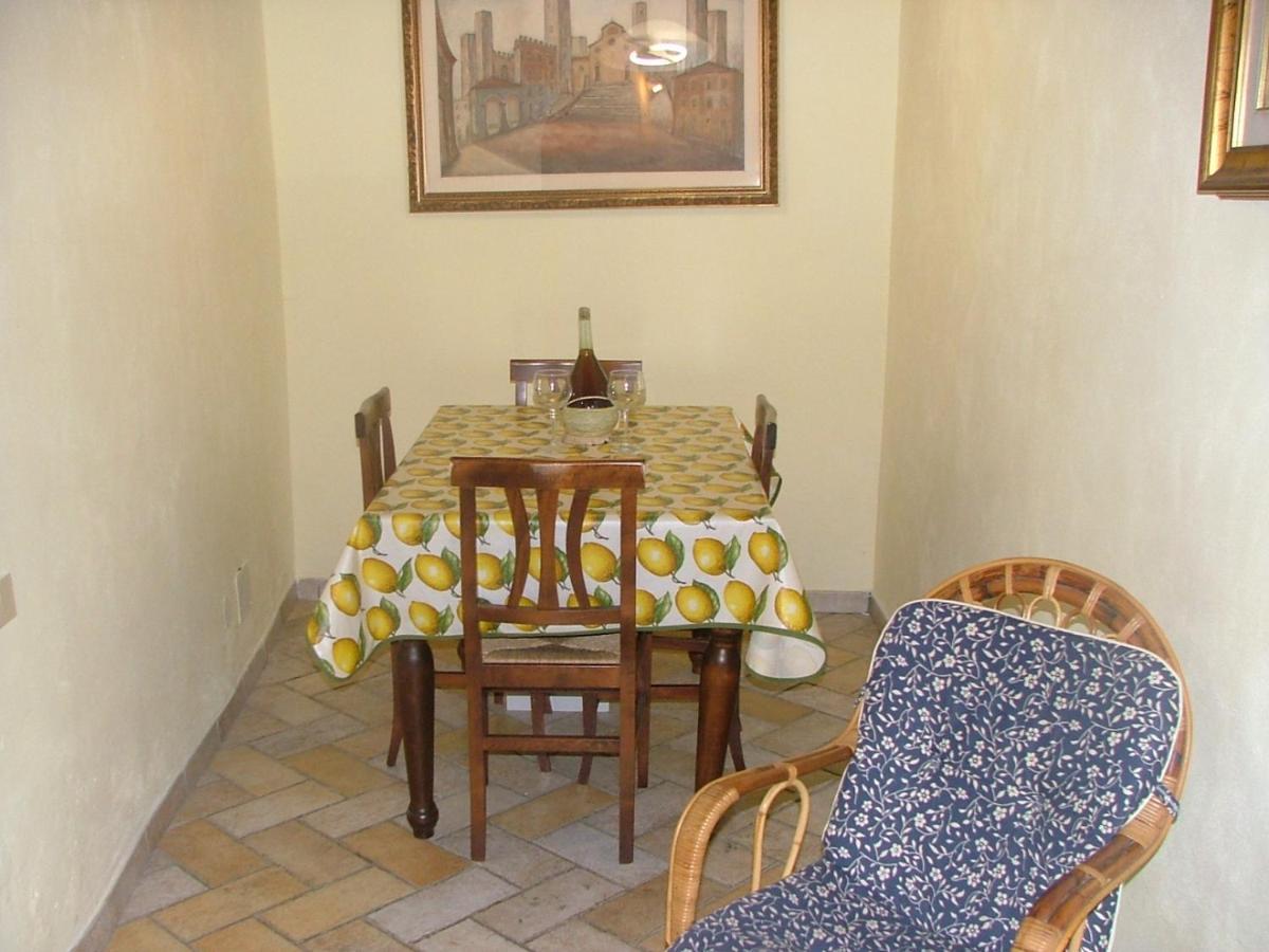 Casa Vacanza Le Case San Gimignano Zewnętrze zdjęcie